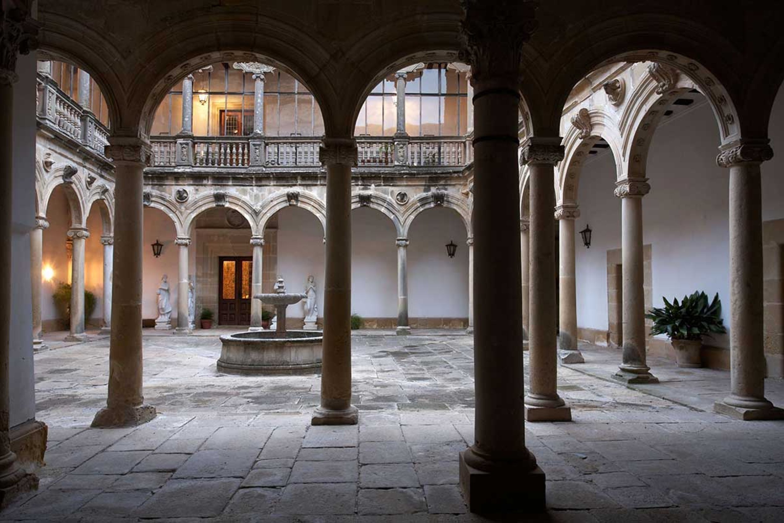 Castillo de Canena Hugo Dubno AG